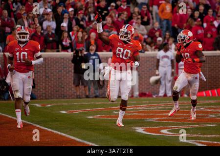 17 novembre 2012 - Clemson, Caroline du Sud, États-Unis d'Amérique - 17 novembre 2012 : Clemson Tight End Brandon Ford (80) réagit après un touchdown lors du match de Caroline du Nord contre Clemson au Memorial Stadium de Clemson, SC. Clemson a battu l'État de Caroline du Nord 62-48.(image crédit : © Jake Drake/Cal Sport Media/ZUMAPRESS.com) Banque D'Images