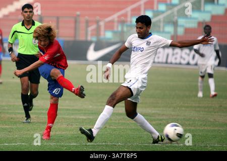 NEW DELHI, INDE - 16 NOVEMBRE : match de football ONGC vs Dempo au stade Ambadker de New Delhi. (Crédit image : © India Today/ZUMAPRESS.com) Banque D'Images