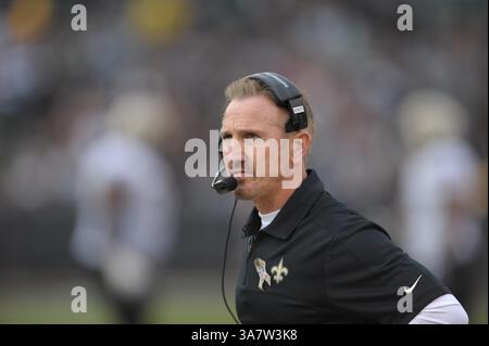 24 janvier 2013 - Nouvelle-Orléans, CA, États-Unis d'Amérique - 18 novembre {année} Nouvelle-Orléans, CA..FILE photo - selon diverses sources d'information en ligne, le coordinateur défensif des Saints Steve Spagnuolo a été licencié (photo prise ici dans un match du 18 novembre 2012 contre les Raiders d'Oakland) en revenant l'entraîneur-chef Sean Payton et en annonçant que l'équipe passerait à un plan défensif 3-4. . (Crédit obligatoire : Jose Marin / MarinMedia / Cal Sport Media)(crédit image : © Jose Marin / Marinmedia / CSM/Cal Sport Media/ZUMAPRESS.com) Banque D'Images