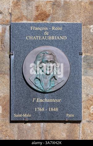 Plaque commémorative de l'auteur du XIXe siècle François-René de Chateaubriand à Saint-Malo (Ille-et-Vilaine), France Banque D'Images