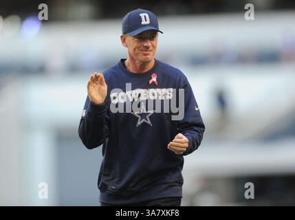 28 octobre 2012 : Jason Garrett, entraîneur-chef des Dallas Cowboys, lors d'un match de football NFL opposant les Giants de New York aux Cowboys de Dallas au Cowboys Stadium d'Arlington, TX New York, a battu Dallas 29 à 24(crédit image : © Albert Pena/Cal Sport Media/ZUMAPRESS.com) Banque D'Images