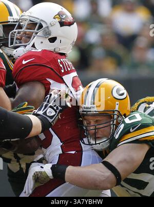 4 novembre 2012 - Green Bay, WI, États-Unis - Green Bay Packers A.J. Hawk s'attaque au Cardinal Arizona LaRod Stpehens-Howling pendant le premier quart de leur match le dimanche 4 novembre 2012 au lambeau Field à Green Bay, Wisconsin. Les Packers de Green Bay battent les Cardinals de l'Arizona 31-17. (Crédit image : © Mark Hoffman/MCT/ZUMAPRESS.com) Banque D'Images