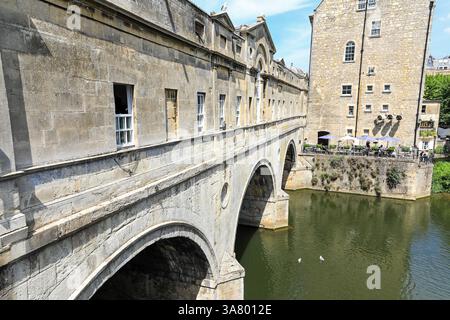 Pulteney Bridge, Bath, Somerset, England, UK Banque D'Images