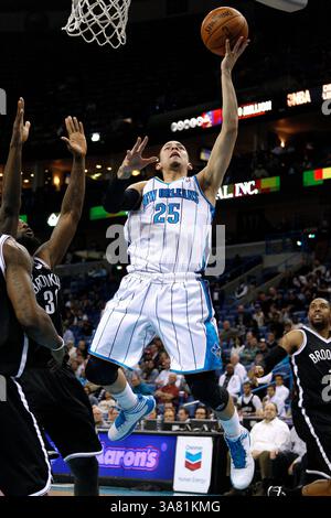 26 février 2013 - Nouvelle-Orléans, Louisiane, États-Unis d'Amérique - 26 février 2013 : Austin Rivers (25), le tireur des Hornets de la Nouvelle-Orléans, tire la balle lors du match de basket-ball NBA entre les Hornets de la Nouvelle-Orléans et les nets de Brooklyn à la New Orleans Arena de LA Nouvelle-Orléans, LOUISIANE. (Crédit image : © Jonathan Bachman/Cal Sport Media/ZUMAPRESS.com) Banque D'Images