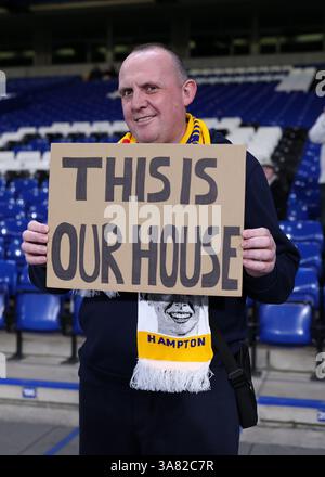 Londres, Royaume-Uni. 27 mars 2025. Fan de Chelsea lors du match de l'UEFA Women's Champions League à Stamford Bridge, Londres. Le crédit photo devrait se lire comme suit : David Klein/Sportimage crédit : Sportimage Ltd/Alamy Live News Banque D'Images