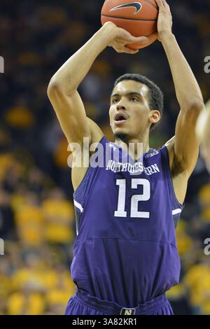 9 février 2013 - Iowa City, IA, États-Unis - 9 février 2013 : Jared Swopshire du Nord-Ouest (12 ans) vu lors du match de basket-ball Big 10 entre Northwestern et l'Université de l'Iowa à Carver Hawkeye Arena à Iowa City. L'Iowa a gagné 71-57.(image crédit : © Keith Gillett/Cal Sport Media/ZUMAPRESS.com) Banque D'Images