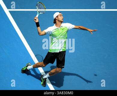 17 janvier 2013 - Melbourne, Victoria, Australie - Joao Sousa (POR) en action lors de son match contre le quatrième jour de l'Open d'Australie au Hisense Arena, Melbourne, Australie. (Crédit image : © Theo Karanikos/ZUMAPRESS.com) Banque D'Images