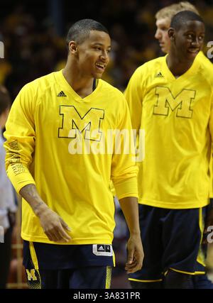 17 janvier 2013 - Minneapolis, MN, U. S - 17 janvier 2013 : le garde des Michigan Wolverines Trey Burke (3) se réchauffe avant le match de basket-ball de la NCAA entre les Gophers du Minnesota et les Michigan Wolverines au Williams Arena de Minneapolis, Minnesota. (Crédit image : © Andy Blenkush/Cal Sport Media/ZUMAPRESS.com) Banque D'Images