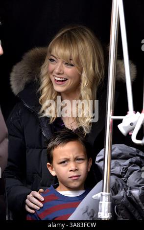 12 mars 2013 - New York, New York, États-Unis - EMMA STONE sur le tournage de 'The Amazing Spiderman 2' à New York. (Crédit image : © Curtis Means/Ace Pictures/ZUMAPRESS.com) Banque D'Images