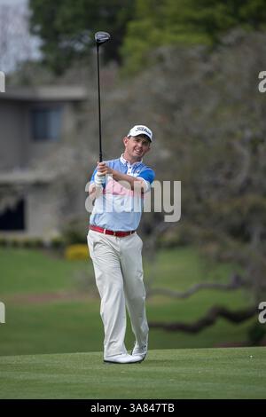 22 mars 2013 : Greg Chalmers, de l'Australie, regarde sa balle du 16e tee lors de la deuxième ronde de golf de l'Arnold Palmer Invitational présentée par Mastercard au Bay Hill Club & Lodge d'Arnold Palmer à Orlando, FL(crédit image : © Romeo Guzman/Cal Sport Media/ZUMAPRESS.com) Banque D'Images