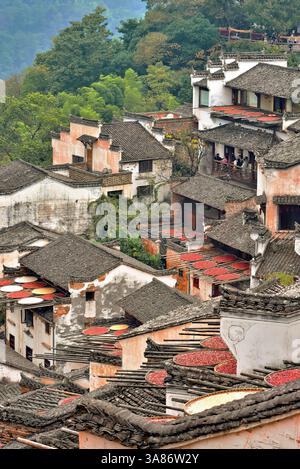 Huangling en automne, ancien village datant de la dynastie Ming, comté de Wuyuan, ville de Shangrao, province du Jiangxi, Chine Banque D'Images