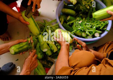 Thien Quang pagode bouddhiste, préparer un repas végétarien, Tan Chau, Vietnam Banque D'Images