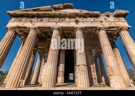Vue rapprochée de l'ancien temple d'Héphaïstus dans l'Agora antique, Athènes, Grèce Banque D'Images