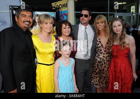 7 août 2008 - Hollywood, CA, États-Unis - 07 août 2008 - Hollywood, Californie - George Lopez, Radha Mitchell, Morgan Lily, Adriana Barraza, Luke Wilson, Cheryl Hines et Rachel Seiferth. ''Henry Poole est ici'' première de Los Angeles au Arclight Theatre. Crédit photo : Byron Purvis/AdMedia Banque D'Images