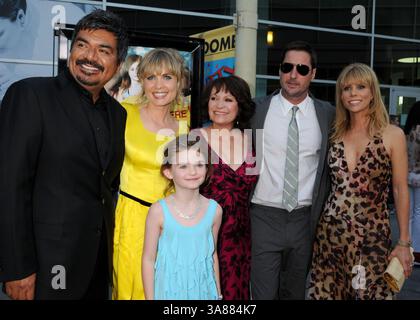 7 août 2008 - Hollywood, CA, États-Unis - 7 août 2008 - Hollywood, Californie - George Lopez, Radha Mitchell, Morgan Lily, Adriana Barraza, Luke Wilson et Cheryl Hines. ''Henry Poole est ici'' première de Los Angeles au Arclight Theatre. Crédit photo : Byron Purvis/AdMedia Banque D'Images