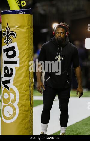 17 septembre 2017 - fin défensive des Saints de la Nouvelle-Orléans Cameron Jordan (94) s'échauffe avant le match entre les Patriots de la Nouvelle-Angleterre et les Saints de la Nouvelle-Orléans au Mercedes-Benz Superdome de la Nouvelle-Orléans, LOUISIANE. Stephen Lew/CSM(image de crédit : &copy ; Stephen Lew/CSM via ZUMA Wire) Banque D'Images