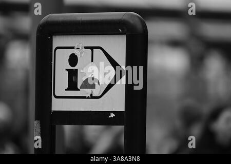 Hässleholm, Skåne, Suède. Mars 27 2025. Signalisation routière. Banque D'Images