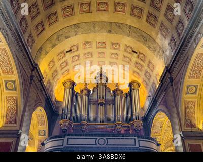 Ajaccio, Corse, France 8 juillet 2024 : Cathédrale notre-Dame de l'Assomption, l'orgue Banque D'Images