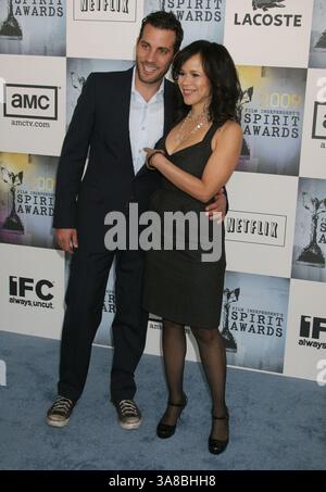 21 février 2009 - Santa Monica, CA, États-Unis - 21 février 2009 - Santa Monica, CA - Rosie Perez. 2009 film Independent Spirit Awards organisé à la jetée de Santa Monica. Crédit photo : Michael Jade/AdMedia. Banque D'Images