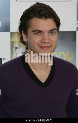 21 février 2009 - Santa Monica, CA, États-Unis - 21 février 2009 - Santa Monica, CA - Emile Hirsch. 2009 film Independent Spirit Awards organisé à la jetée de Santa Monica. Crédit photo : Michael Jade/AdMedia. Banque D'Images
