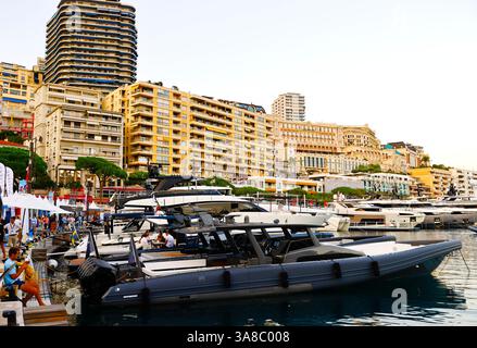 Monte Carlo, Monaco - 29 septembre 2023 : ambiance du Monaco Yacht Show au Port. Yachting, Yachts, Superyachts, mer, Superyacht. Mandoga Media Allemagne Banque D'Images