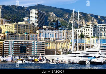 Monte Carlo, Monaco - 29 septembre 2023 : ambiance du Monaco Yacht Show au Port. Yachting, Yachts, Superyachts, mer, Superyacht. Mandoga Media Allemagne Banque D'Images