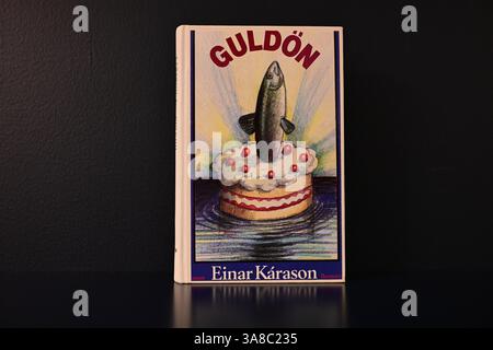 Hässleholm, Skåne, Suède. Mars 27 2025. Guldön par Einar Kárason. Banque D'Images
