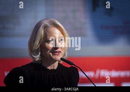 Lors du nouveau salon, 2 040 exposants de 45 pays présenteront les innovations de cette année. La devise de la foire de cette année est Words Move Worlds . Banque D'Images