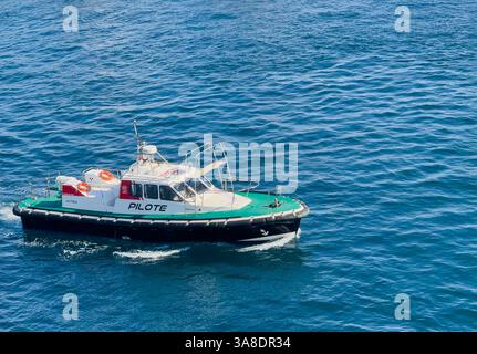 Ajaccio, Corse, France 8 juillet 2024 : bateau pilote dans le port Banque D'Images