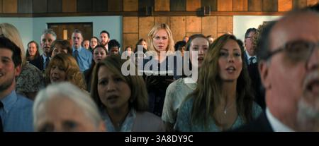 DATE DE SORTIE : 27 mars 2025. TITRE : Hollande. STUDIO : Amazon Studios. RÉALISATEUR : Mimi Cave. INTRIGUE : la vie parfaite de Nancy (Nicole Kidman) dans la pittoresque Hollande, Michigan s'effondre, quand elle et un ami découvrent un secret tordu au milieu d'eux. EN VEDETTE : NICOLE KIDMAN dans le rôle de Nancy Vandergroot. (Crédit image : © Amazon Studios/Entertainment Pictures/ZUMAPRESS.com) USAGE ÉDITORIAL UNIQUEMENT ! Non destiné à UN USAGE commercial ! Banque D'Images