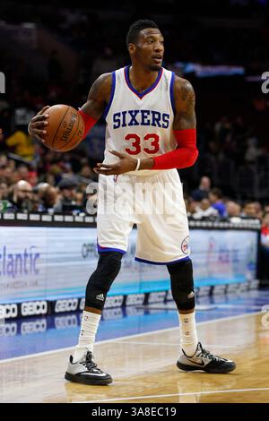 27 février 2015 : L'attaquant des 76ers de Philadelphie Robert Covington (33) en action lors du match NBA entre les Wizards de Washington et les 76ers de Philadelphie au Wells Fargo Center à Philadelphie, en Pennsylvanie. Les 76ers de Philadelphie ont gagné 89-81.(image crédit : © Christopher Szagola/Cal Sport Media/ZUMAPRESS.com) Banque D'Images