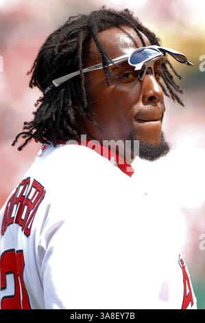 06 avril 2008 - Anaheim, Californie, États-Unis - VLADIMIR GUERRERO #27 des Los Angeles Angels en action pendant le match contre les Texas Rangers au stade Angels. Les Rangers battent les Anges 10-4. (Crédit image : © Louis Lopez/Cal Sport Media/ZUMA Press) Banque D'Images