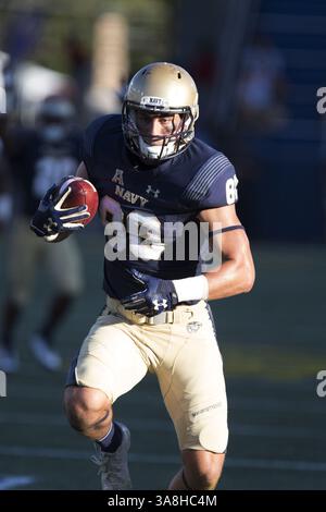23 septembre 2017 - Annapolis, Maryland, États-Unis - TYLER CARMONA (88 ans), receveur large des midshipmen de la Navy, après avoir attrapé une passe du quarterback des midshipmen de la Navy, Zach Abey (crédit image : © Alex Edelman via ZUMA Wire) Banque D'Images