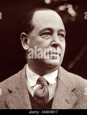 C.S. Lewis (1898-1963), écrivain britannique, professeur à Oxford et Cambridge, apologiste chrétien et auteur des chroniques de Narnia, Mere Christianity, The Screwtape Letters, et d'autres livres populaires. Banque D'Images