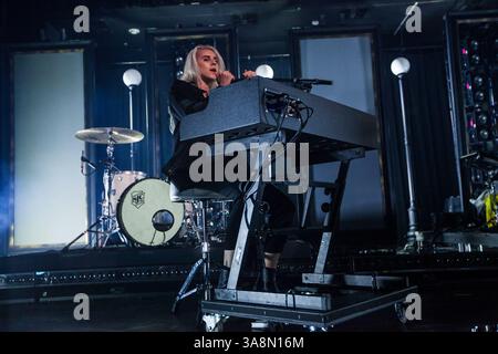 30 septembre 2017 - Austin, Texas, USA - PVRIS se produit au Emo's à Austin, Texas, le 30 septembre 2017 (30/09/17). Photo de LYNDSEY Gunnulfsen. (Crédit image : © Michael Mullenix via ZUMA Wire) Banque D'Images