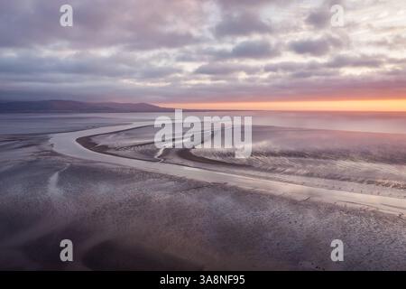 Vue aérienne sur Blackrock Beach au lever du soleil, comté, Louth, Irlande Banque D'Images