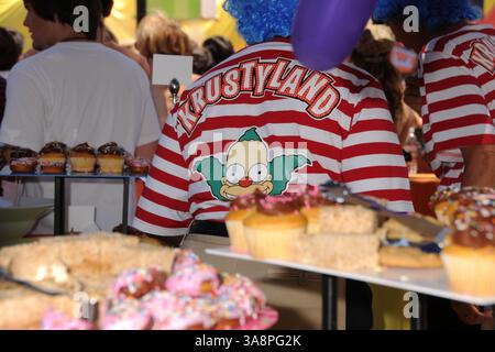 17 mai 2008 - Universal City, CA, États-Unis - 17 mai 2008 - Universal City, Californie - atmosphère. ''The Simpsons Ride'' ouverture à Universal Studios Hollywood. Crédit photo : Byron Purvis/AdMedia Banque D'Images