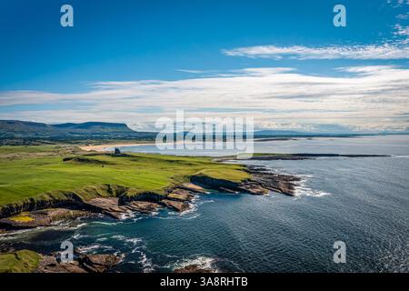 Nice survol de la côte de Mullaghmore, comté de Sligo, République d'Irlande Banque D'Images