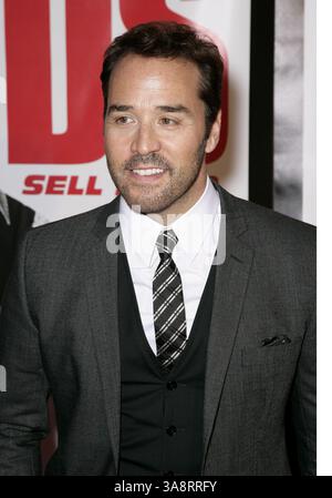 12 août 2009 - Las Vegas, Nevada, États-Unis - 12 août 2009 - Las Vegas, Nevada - Jeremy Piven. La première à Las Vegas de ''The Goods. Vivez dur, vendez dur au Planet Hollywood Resort Hotel and Casino. Crédit photo : MJT/AdMedia Banque D'Images