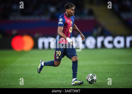 Barcelone, Espagne. 11 mars 2025. Lamine YAMAL de Barcelone lors de la Ligue des Champions de l'UEFA, manche 16, match de 2e manche entre le FC Barcelone et le SL Benfica le 11 mars 2025 à l'Estadi Olimpic Lluis Companys à Barcelone, Espagne - photo Matthieu Mirville (Sergio Ros)/DPPI crédit : DPPI Media/Alamy Live News Banque D'Images