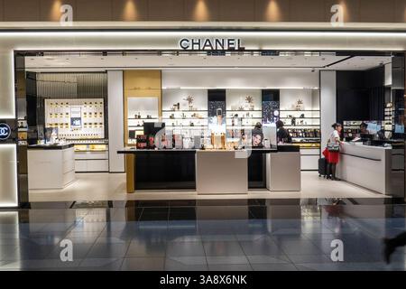 Boutique Chanel dans la zone de départ du terminal 3 de l'aéroport de Haneda à Tokyo au Japon Banque D'Images