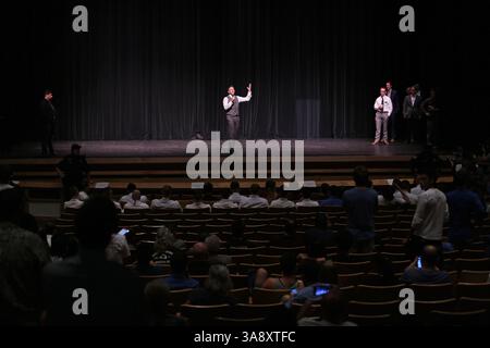 19 octobre 2017 - Gainesville, FL, USA - le nationaliste blanc Richard Spencer prononce un discours à l'Université de Floride à Gainesville, Floride, le jeudi 19 octobre 2017. (Crédit image : © Ricardo Ramirez-Buxeda/TNS via ZUMA Wire) Banque D'Images