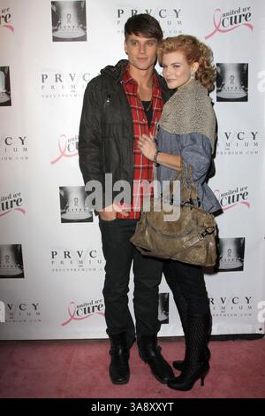 8 décembre 2009 - Hollywood, Californie, États-Unis - 8 décembre 2009 - Hollywood, Californie - Robert Rogoff et Angel McCord. PRVCY Premium Denim Book and CD Launch Party à Beso. Crédit photo : Kevan Brooks/AdMedia Banque D'Images