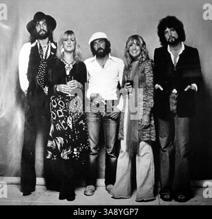 Fleetwood Mac. Photo publicitaire des membres du groupe rock Fleetwood Mac en 1977. De gauche à droite : Mick Fleetwood, Christine McVie, John McVie, Stevie Nicks et Lindsey Buckingham. Banque D'Images