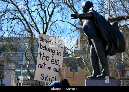 Londres, Royaume-Uni. Dites non à la manifestation Steroids sur la place du Parlement. Démonstration appelant à la révision des protocoles de prescription dans le NHS. Banque D'Images