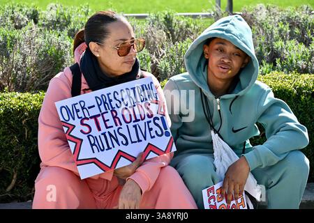 Londres, Royaume-Uni. Dites non à la manifestation Steroids sur la place du Parlement. Démonstration appelant à la révision des protocoles de prescription dans le NHS. Banque D'Images