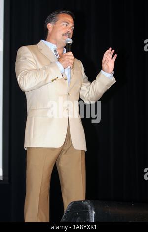29 septembre 2008 - Nashville, TN, États-Unis - 25 septembre 2008 - Nashville, Tennessee - Jeff Fisher. Jeff Fisher, l'entraîneur des Titans du Tennessee, parle à un grand groupe d'employés de K-Mart à l'auditorium Ryman..crédit photo : Randi Radcliff/AdMedia. Banque D'Images