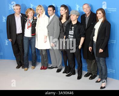 9 février 2007 - Berlin, GE, États-Unis - 08 février 2007 - Berlin, Allemagne - Olivier Dahan, Marion Cotillard, Emmanuelle Seigner, Clotilde coureau, Sylvie Testud, Pascal Gregory, Jean Pierre Martins, Alain Goldman. ''la vie en Rose'' Photocall en 57. Festival du film DE BERLINALE. Crédit photo : Siemoneit / AdMedia Banque D'Images