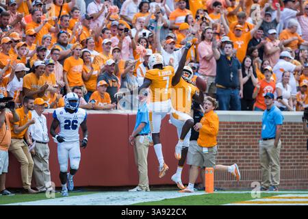 09 septembre 2017 : Marquez Callaway #1 des bénévoles du Tennessee célèbre une prise de touchdown avec Brandon Johnson #7 des bénévoles du Tennessee pendant le match de football de la NCAA entre les bénévoles de l'Université du Tennessee et les sycomores de l'État de l'Indiana au Neyland Stadium à Knoxville, TN Tim Gangloff/CSM(image de crédit : &copy ; Tim Gangloff/CSM via ZUMA Wire) Banque D'Images