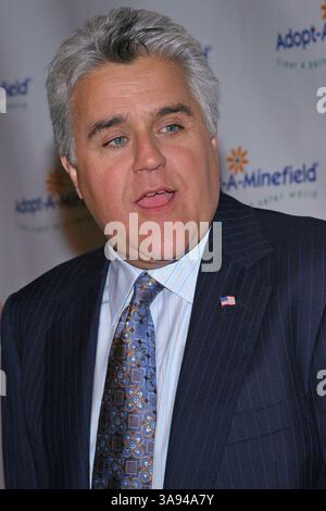 15 octobre 2004 - Century City, Californie, États-Unis - 15 octobre 2004 - Century City, Californie - Jay Leno, 4e Gala annuel Adoptez-A-Minefield organisé à l'hôtel Century Plaza. Crédit photo : Jacqui Wong/Admedia Banque D'Images